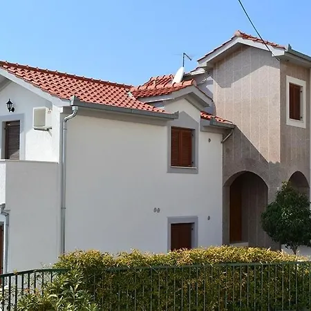 Family Friendly With A Swimming Pool Mavarstica, Ciovo - 18744 Apartman