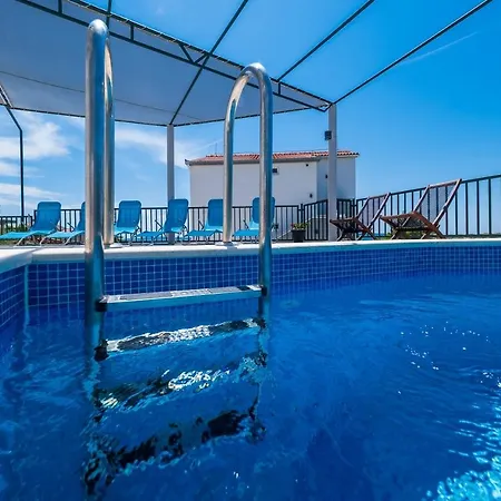 Appartamento Family Friendly With A Swimming Pool Mavarstica, Ciovo - 18744 Traù