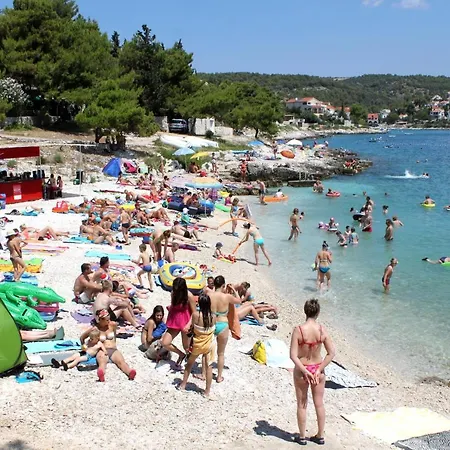 Apartman Family Friendly With A Swimming Pool Mavarstica, Ciovo - 18744 *