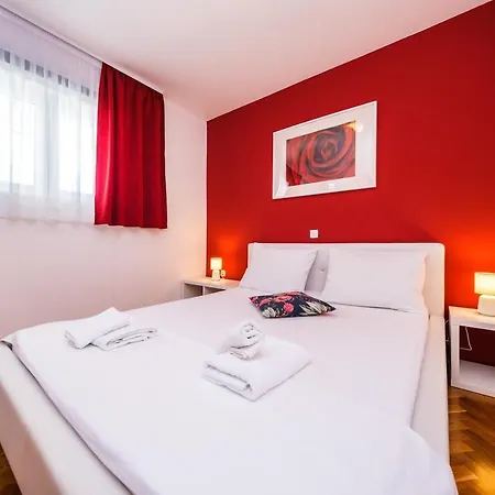 Διαμέρισμα Family-friendly With Swimming Pool Mavarstica, Ciovo - 18744