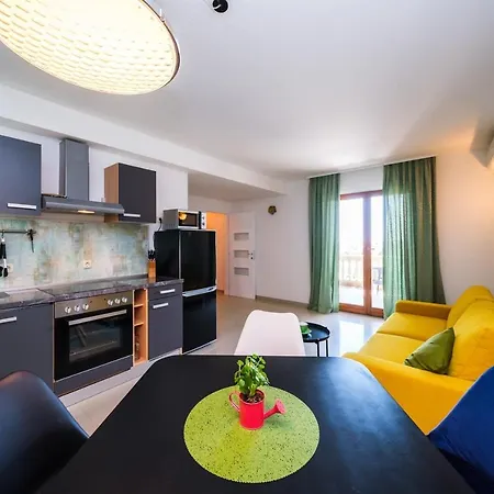 Family-friendly With Swimming Pool Mavarstica, Ciovo - 18744 *