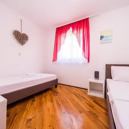 Family-friendly With Swimming Pool Mavarstica, Ciovo - 18744 Διαμέρισμα *