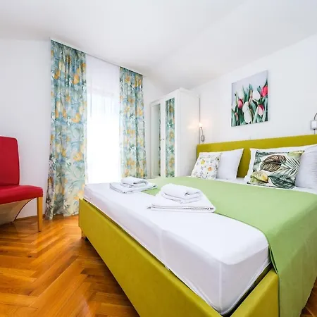 Family-friendly With Swimming Pool Mavarstica, Ciovo - 18744 * Τρογκίρ