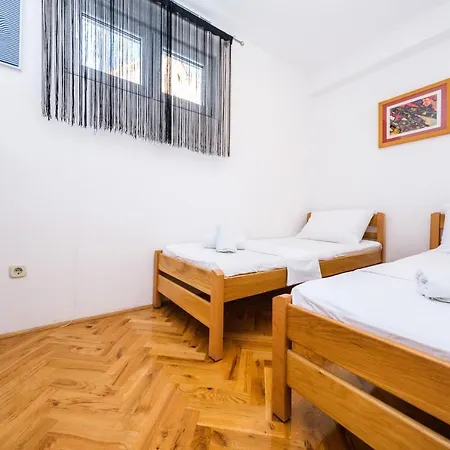 Διαμέρισμα Family-friendly With Swimming Pool Mavarstica, Ciovo - 18744 Τρογκίρ