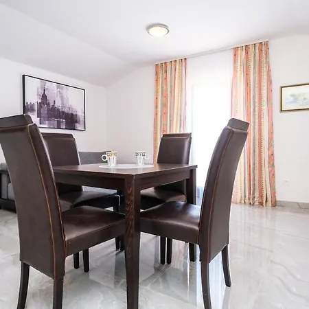 Family-friendly With Swimming Pool Mavarstica, Ciovo - 18744 Διαμέρισμα