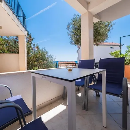 Διαμέρισμα Family-friendly With Swimming Pool Mavarstica, Ciovo - 18744 Τρογκίρ