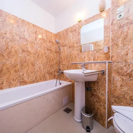 Family-friendly With Swimming Pool Mavarstica, Ciovo - 18744 Διαμέρισμα Τρογκίρ