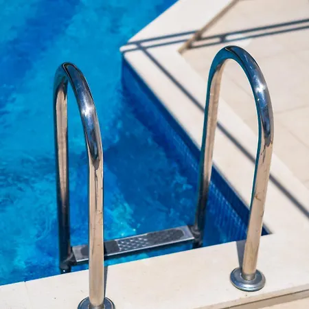 Family Friendly With A Swimming Pool Mavarstica, Ciovo - 18744 Διαμέρισμα *