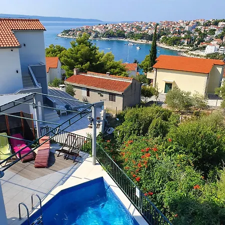 Family Friendly With A Swimming Pool Mavarstica, Ciovo - 18744 * Τρογκίρ